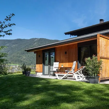 Lakeside Holiday On Lake With Garden 度假居 *